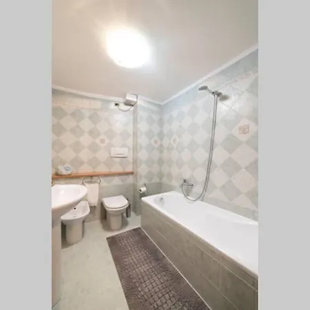 La Casa Tra Gli Ulivi * 스펠로