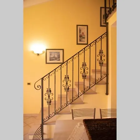 La Casa Tra Gli Ulivi سبيلّو