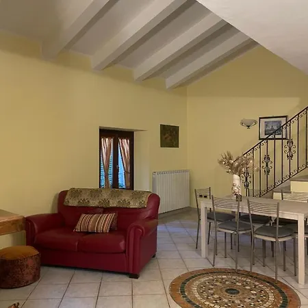 La Casa Tra Gli Ulivi * 스펠로